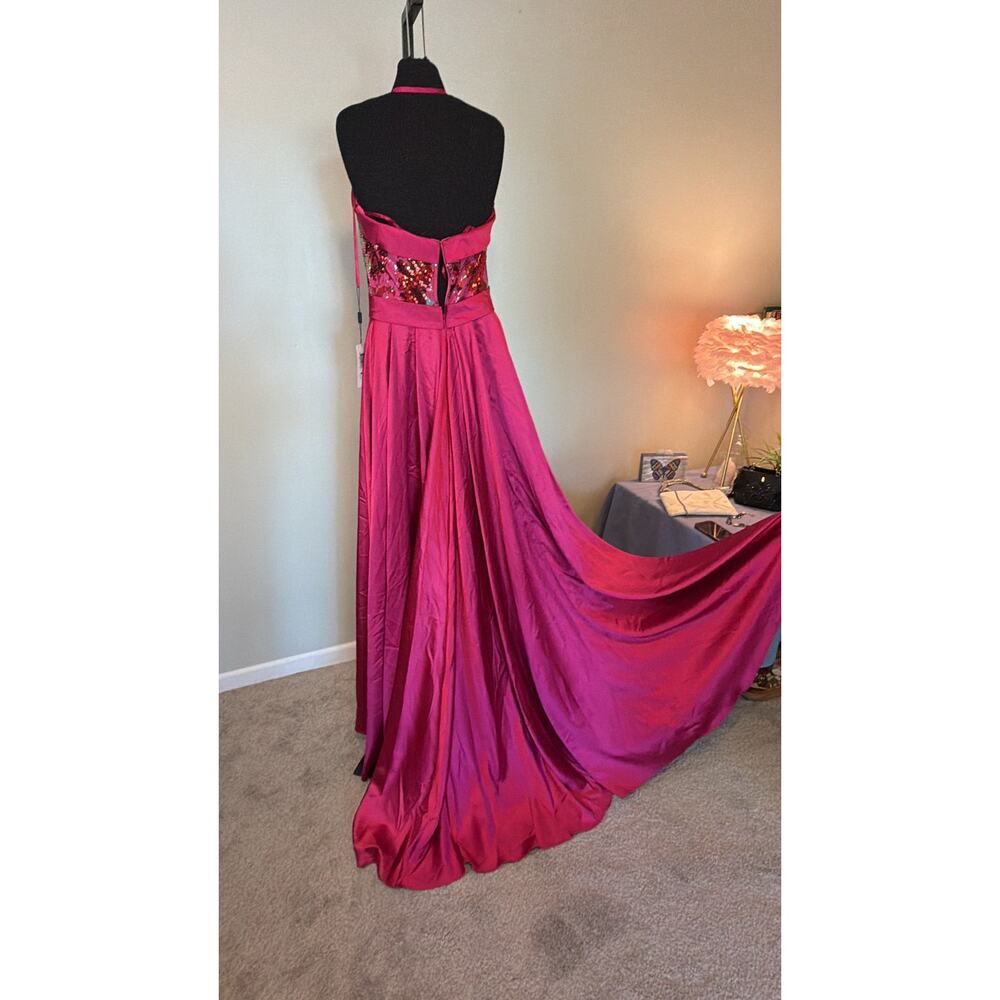 Terani Couture - Long party dress covered in sequins and floral print - Picture 3 of 8